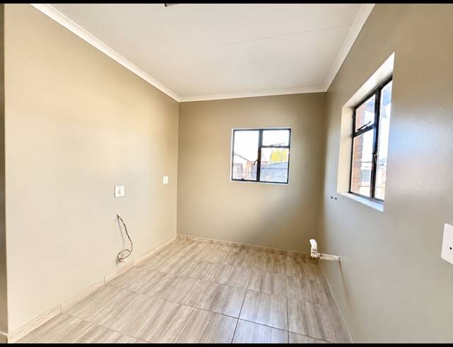 3 BEDROOM HOUSE FOR SALE IN IVY PARK